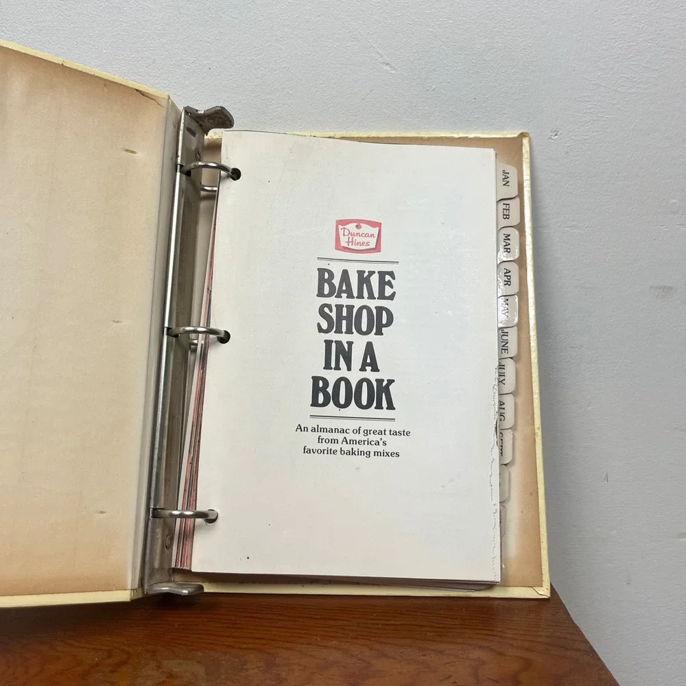Vintage 1979 Duncan Hines Bake Shop in a Book 3-Ring Binder Cookbook Recipes